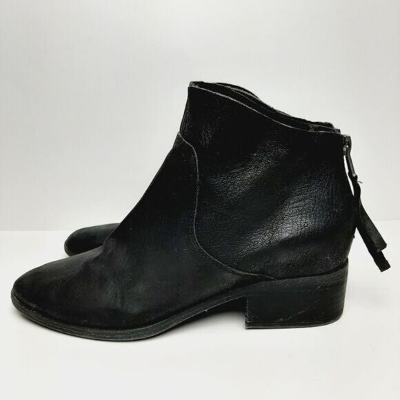 LUCKY BRAND Short Ankle Chelsea Bootie Black Nubuck Leather Low Heel Sz 6 M - Picture 6 of 13